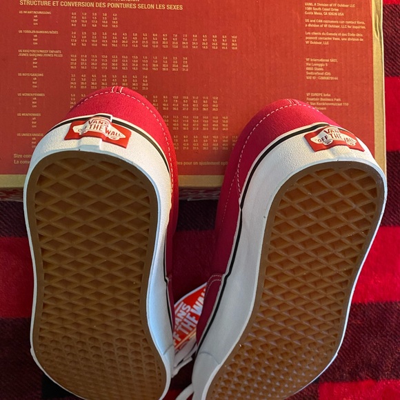 Vans “OFF THE WALL” Classic Skateboarding shoes - Picture 8 of 12